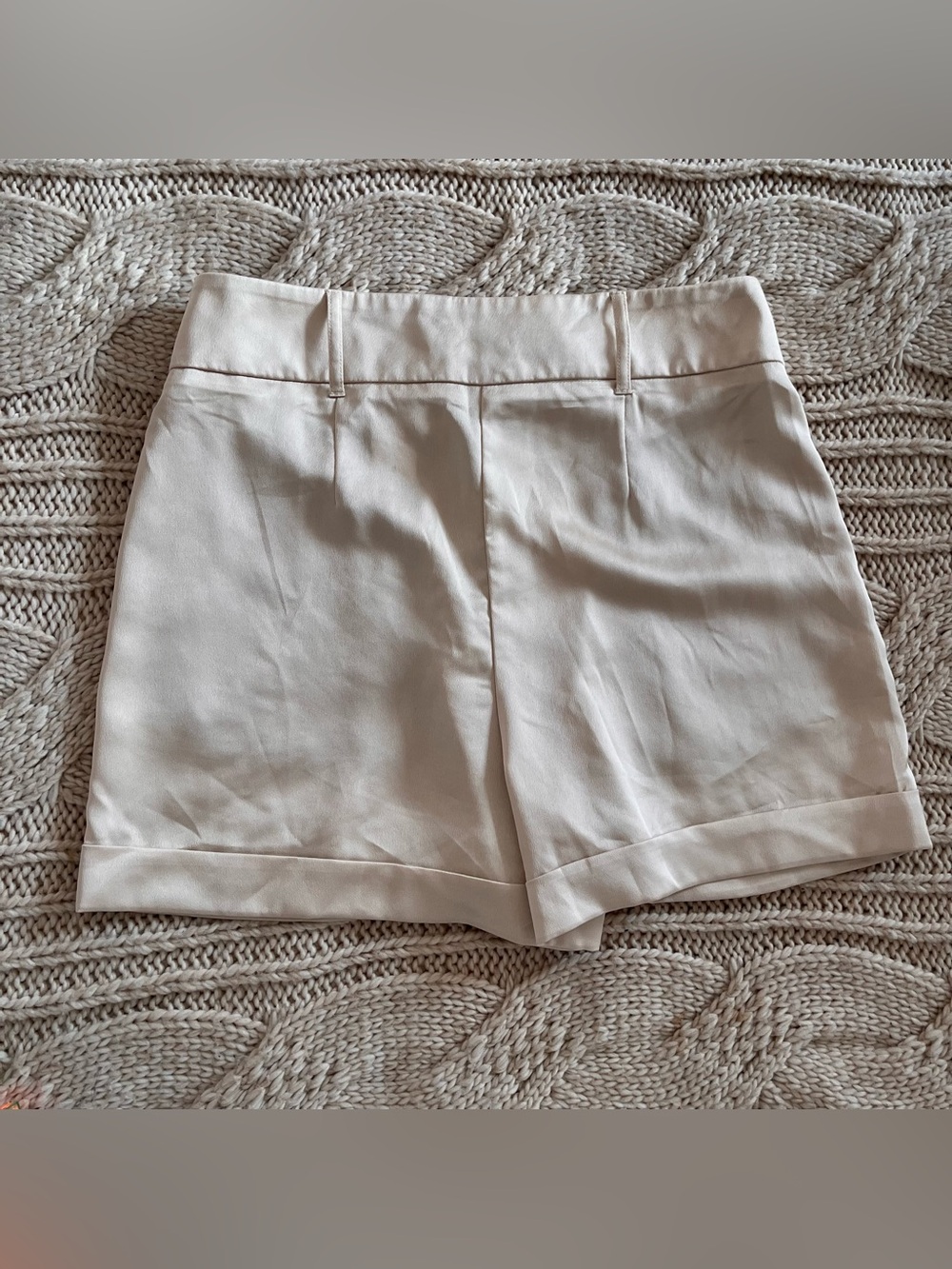 Express ‘Shortie’ High Rise Shorts SZ 8 - Picture 4 of 4